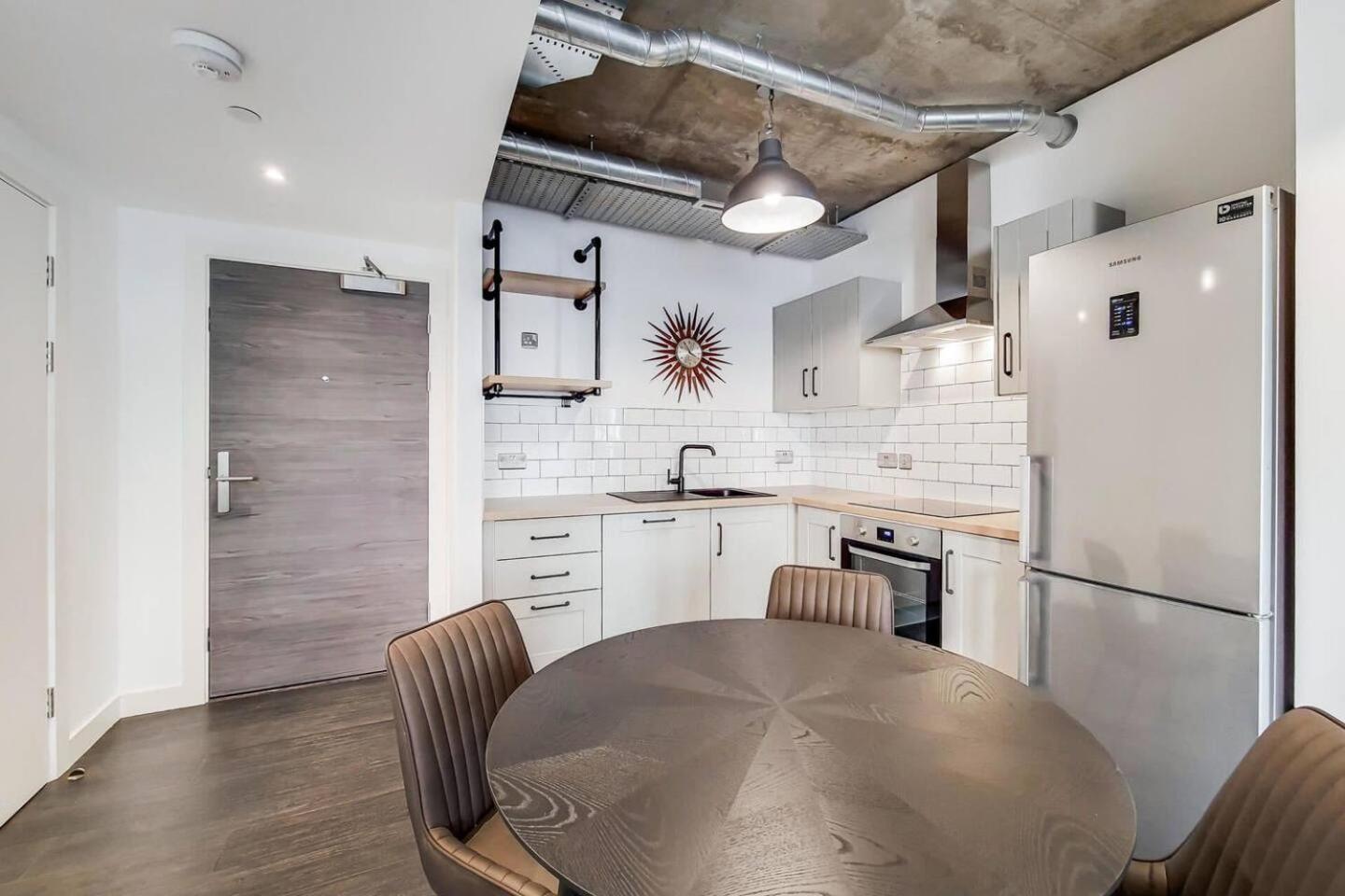 Modern And Chic Apartments At Ferrum Near Wembley Park Лондон Экстерьер фото