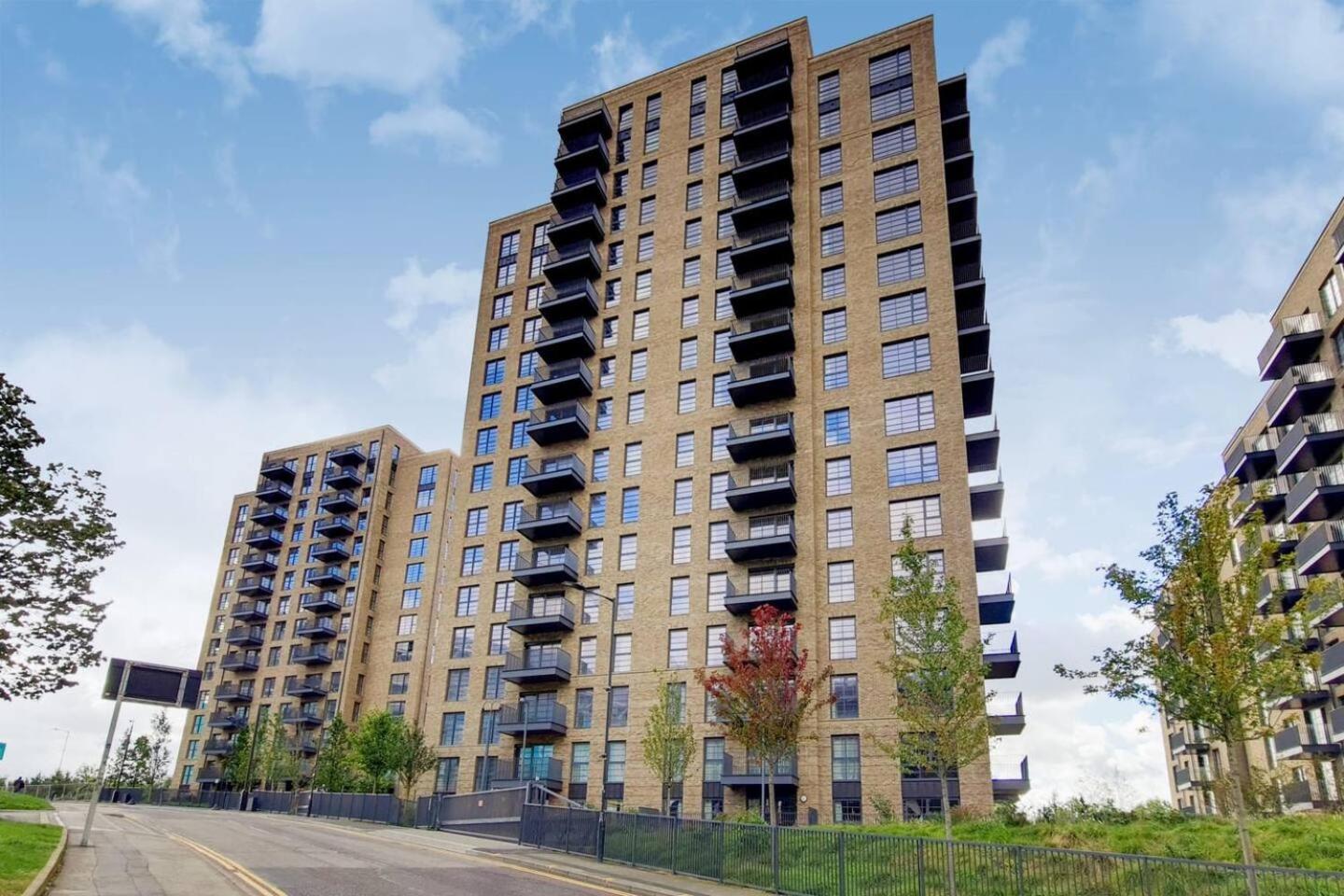 Modern And Chic Apartments At Ferrum Near Wembley Park Лондон Экстерьер фото