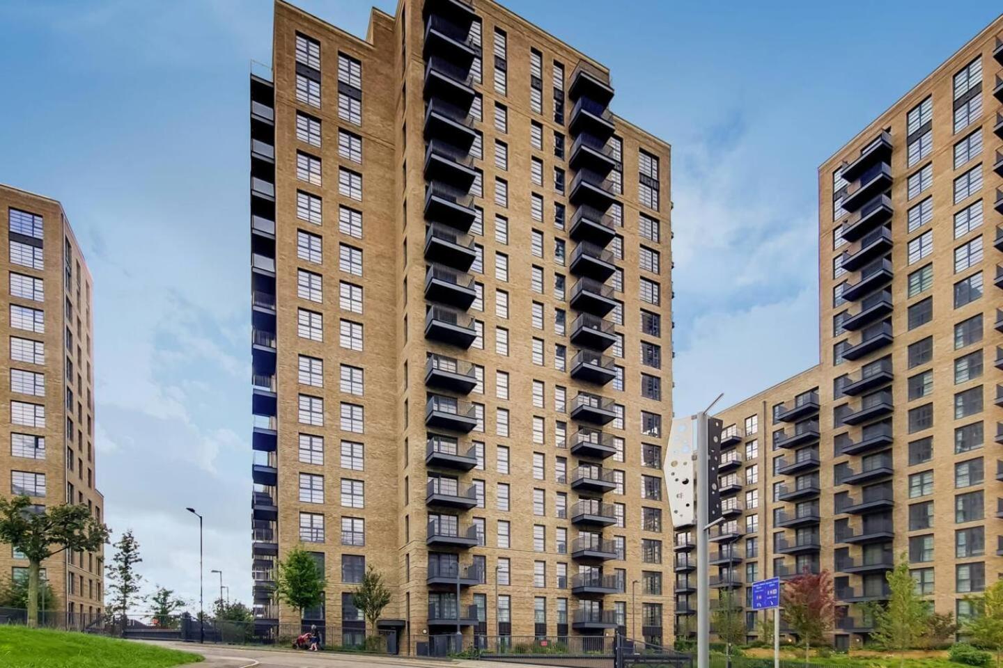 Modern And Chic Apartments At Ferrum Near Wembley Park Лондон Экстерьер фото